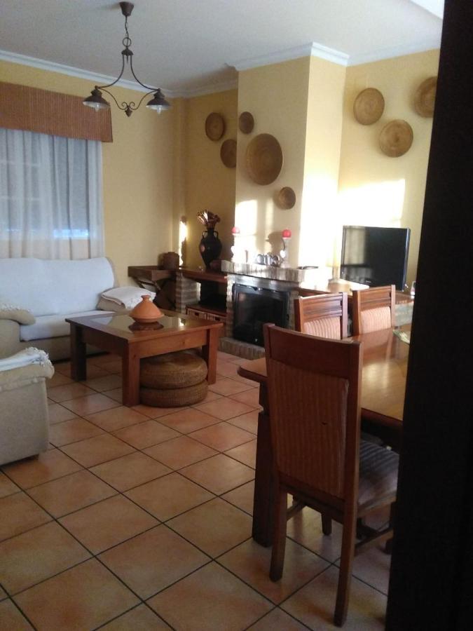 Chalet Con Encanto Villa Palomares del Rio Bagian luar foto